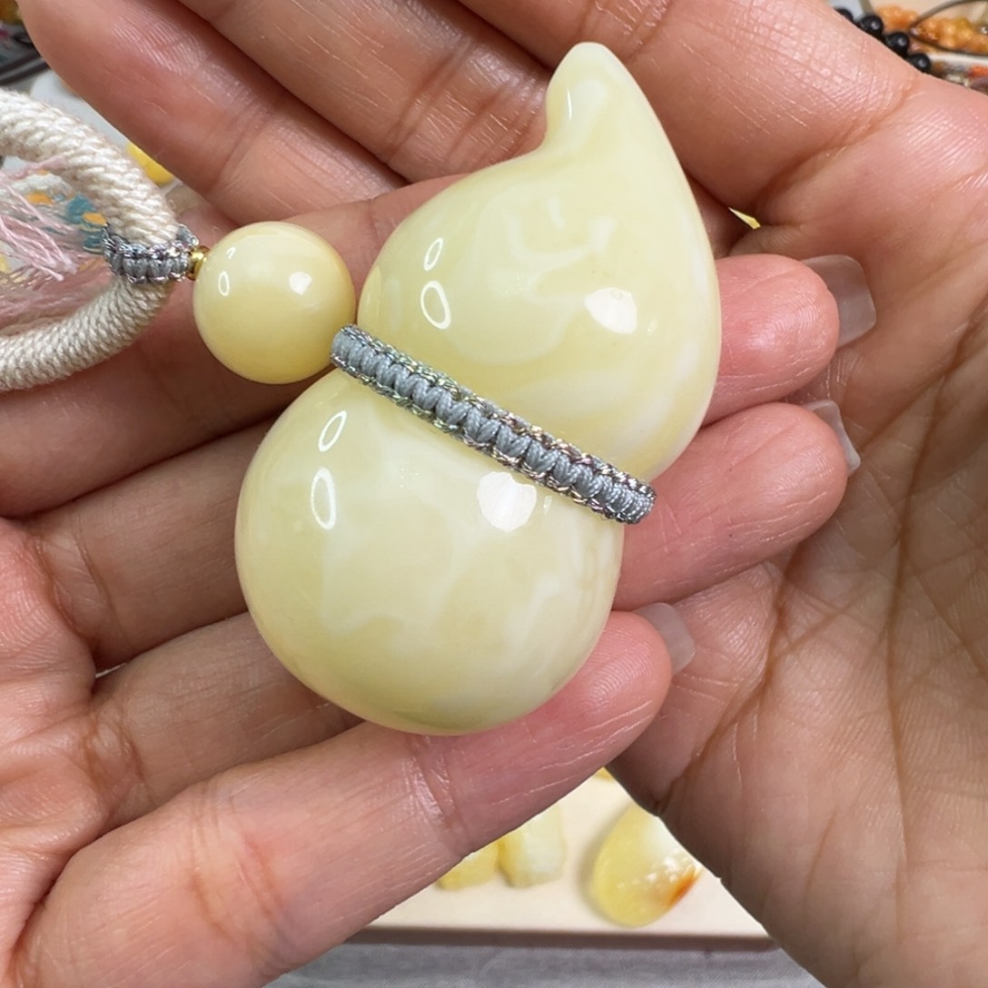 蜜蜡吊坠(不含链)未镶嵌