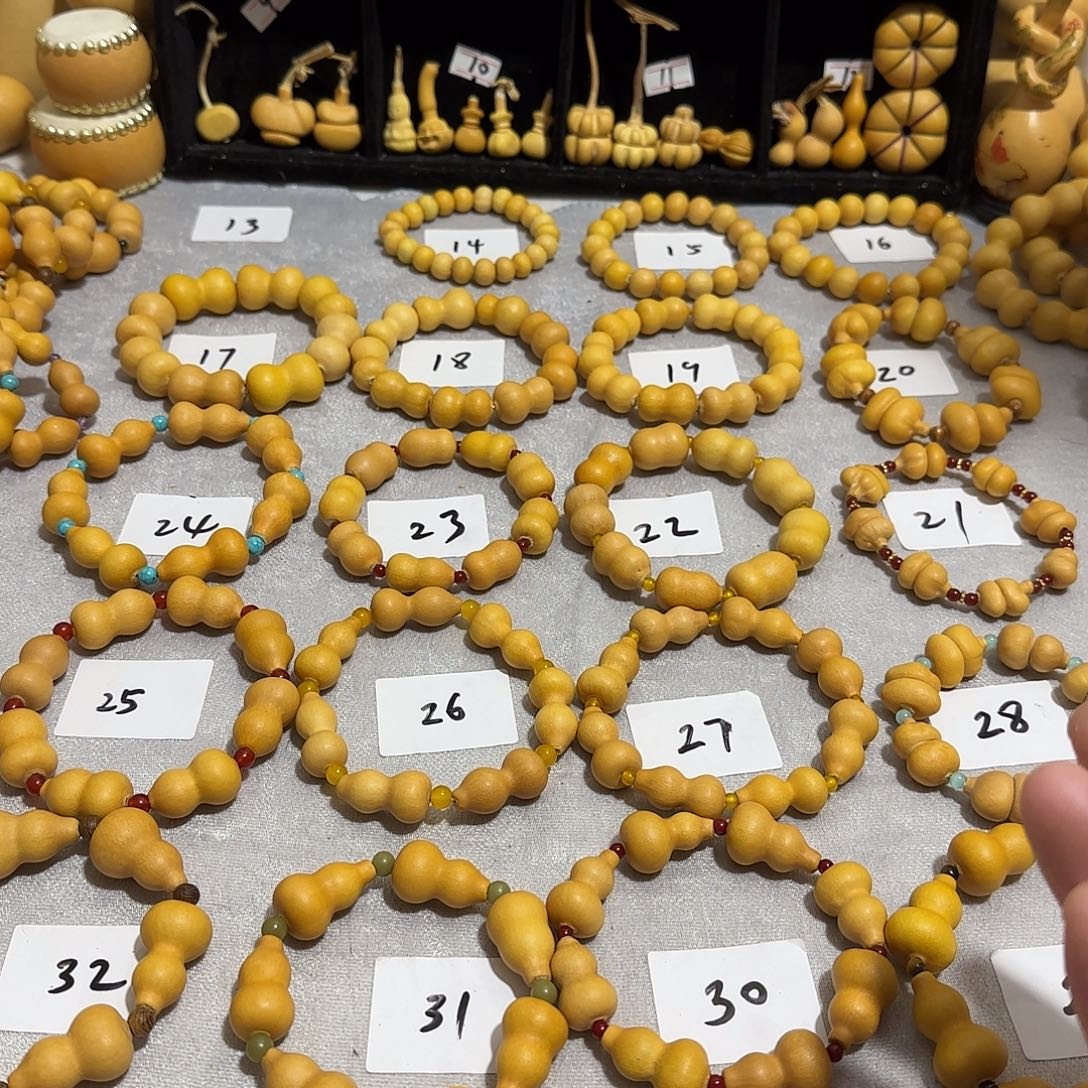 一***海大叶紫檀（黑酸枝木类）