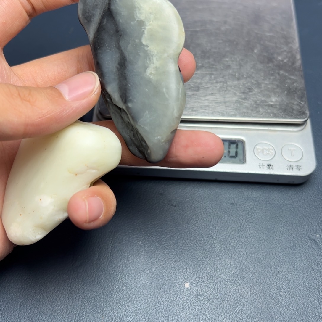 未镶嵌和田玉（糖玉）挂件