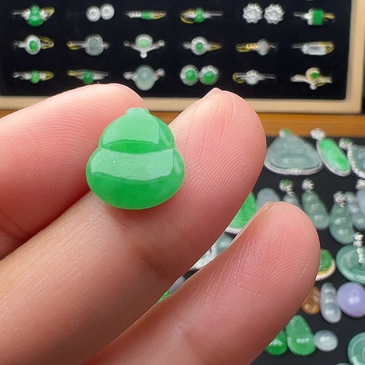 翡翠未镶嵌颈饰葫芦11.2