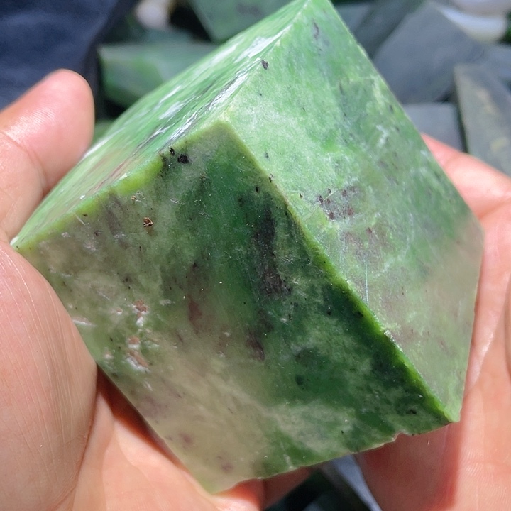 和田玉（碧玉）未镶嵌珠宝奇石