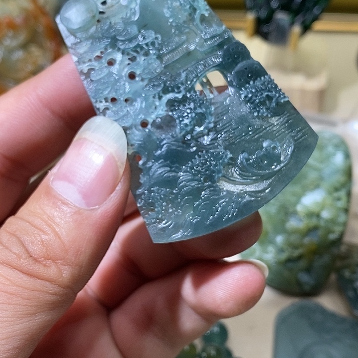 翡翠未镶嵌颈饰翡翠