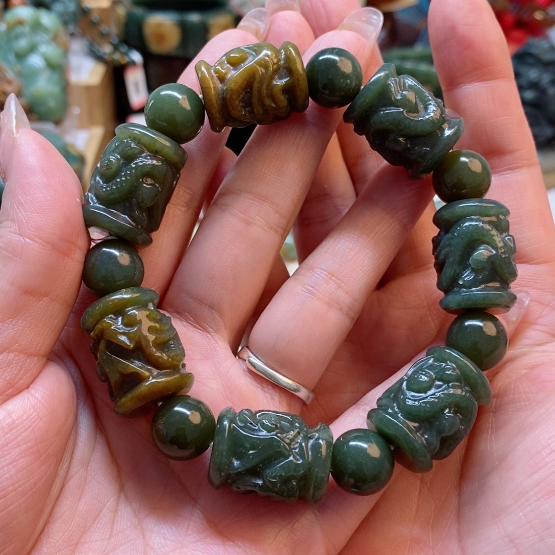 透闪石质玉手串未镶嵌