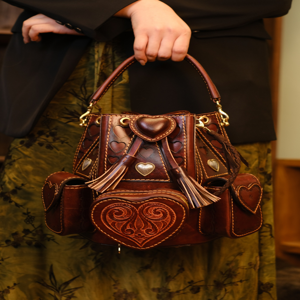 2025秋冬新款【星芒水桶】重工复古手拎时尚女包