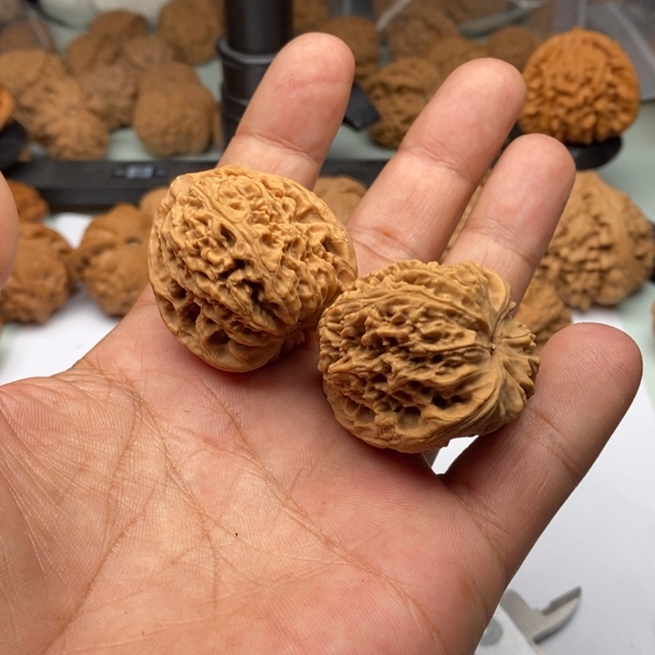 文玩核桃吊坠刘*盟1111111111111111