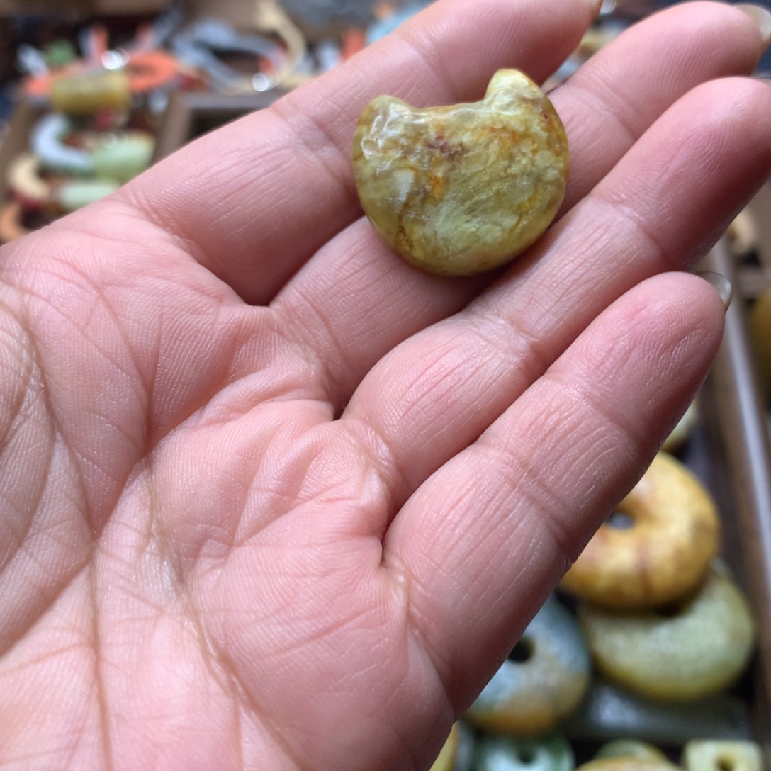 迷***香蛇纹石玉未镶嵌颈饰