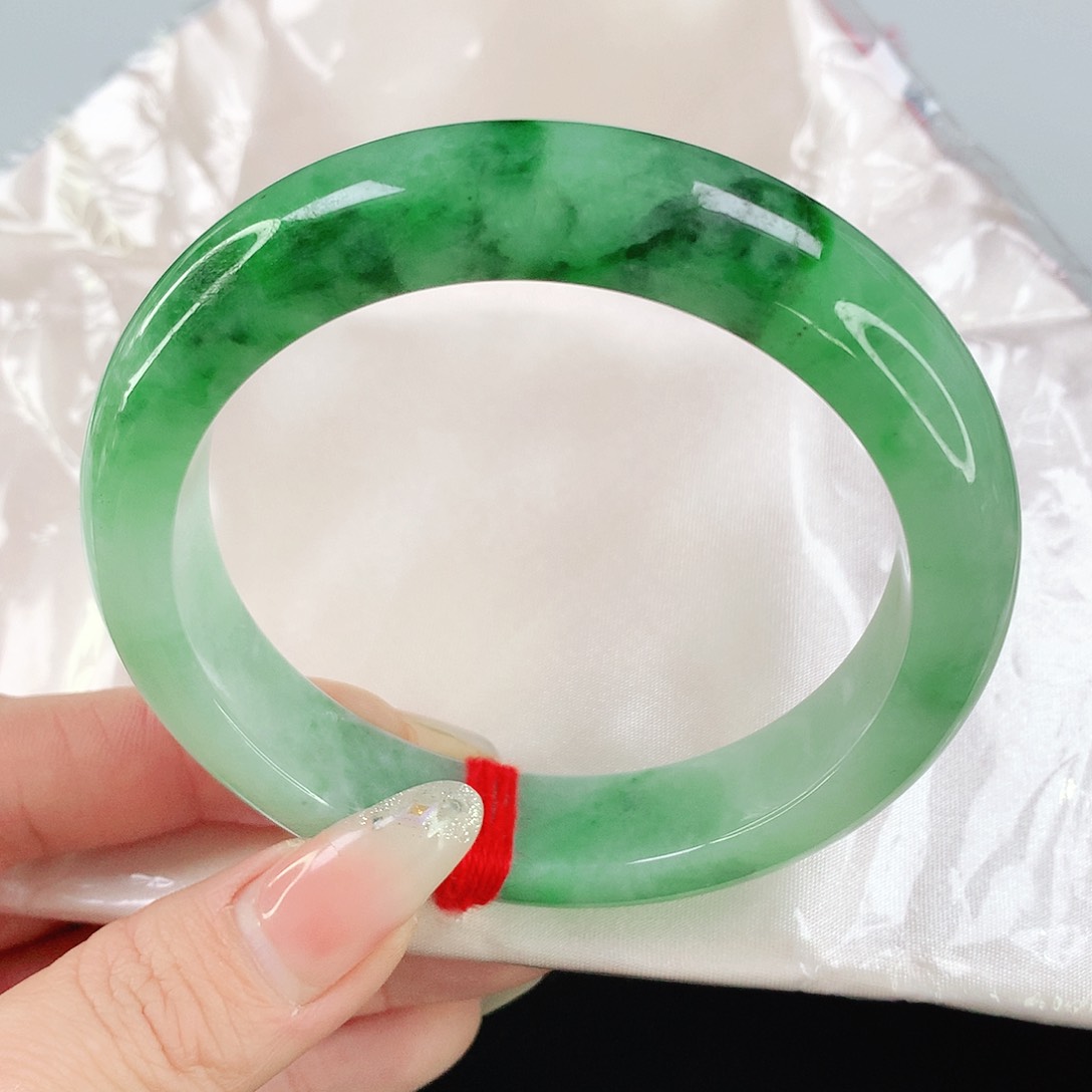 翡翠手镯未镶嵌58.9圈口