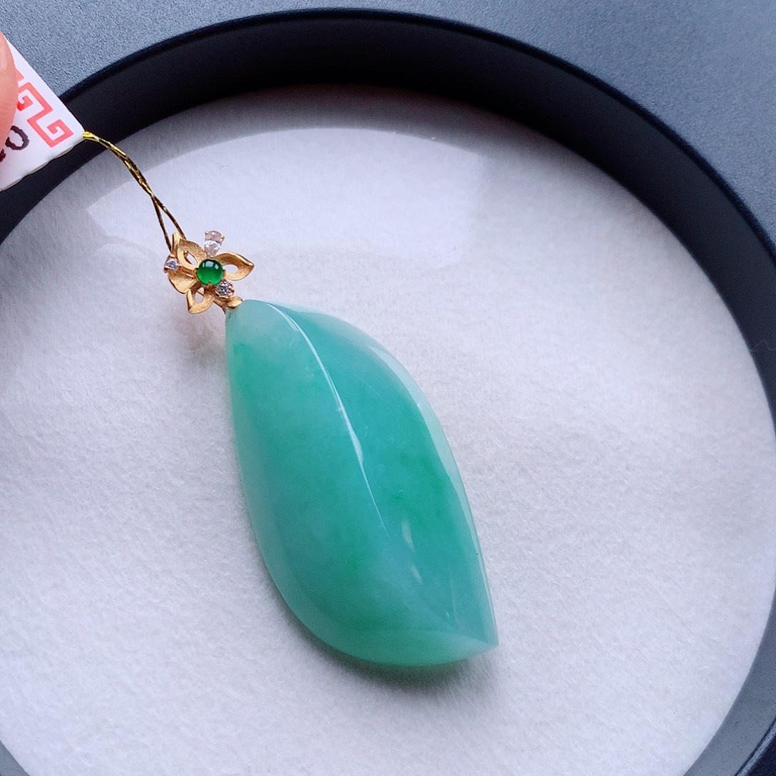 翡翠未镶嵌颈饰福利品