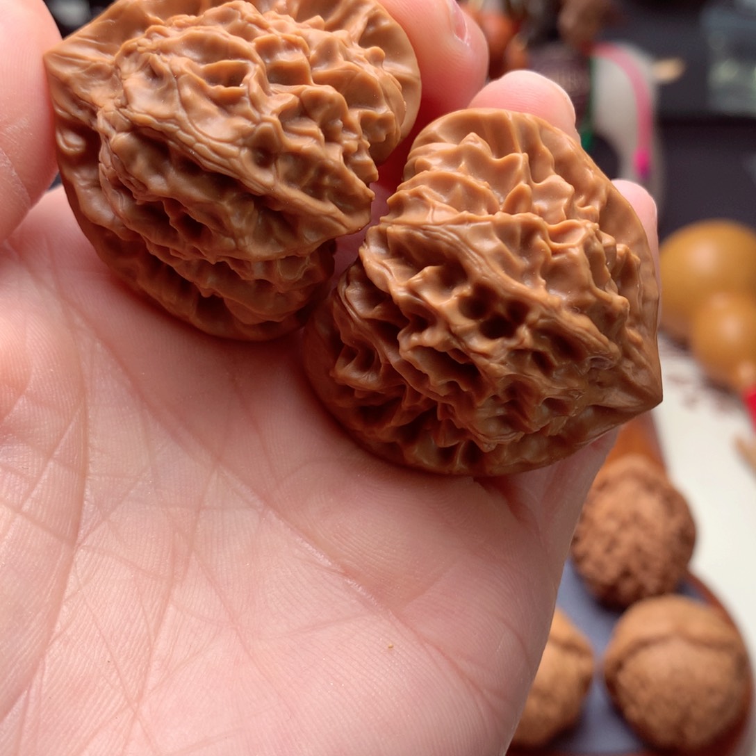 文玩核桃吊坠龙门涧。  6号