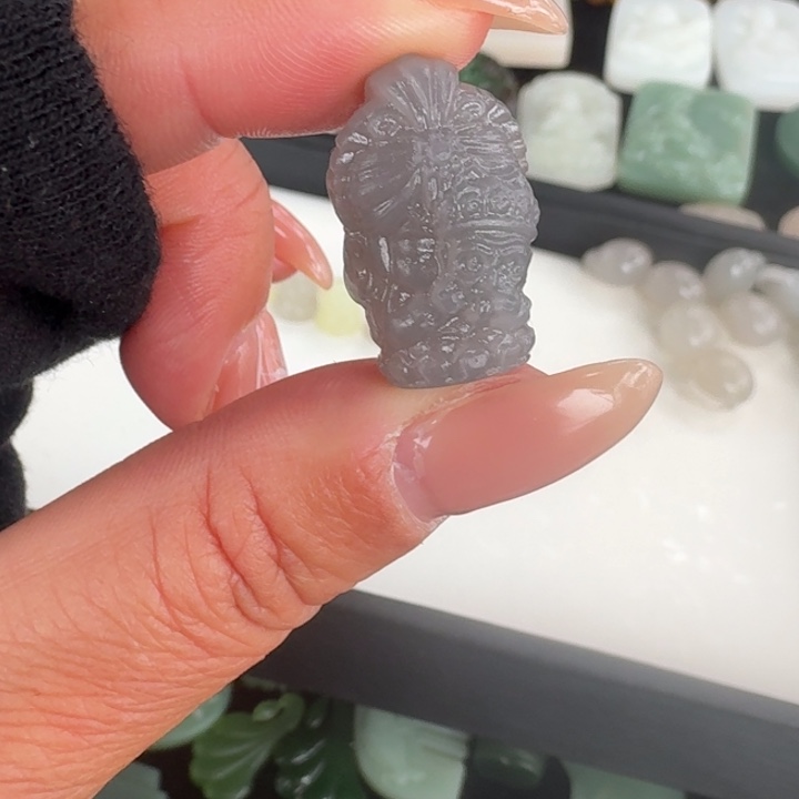 和田玉未镶嵌颈饰荣浩