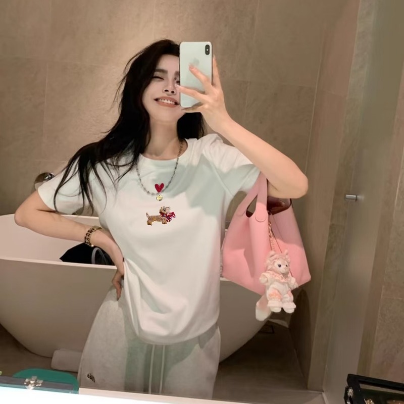 大码女装刺绣短袖T恤夏季微胖MM宽松百搭显瘦打底衫内搭半袖上衣