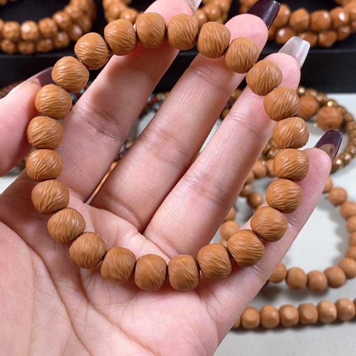 猴头核桃吊坠猴头雕刻云锦