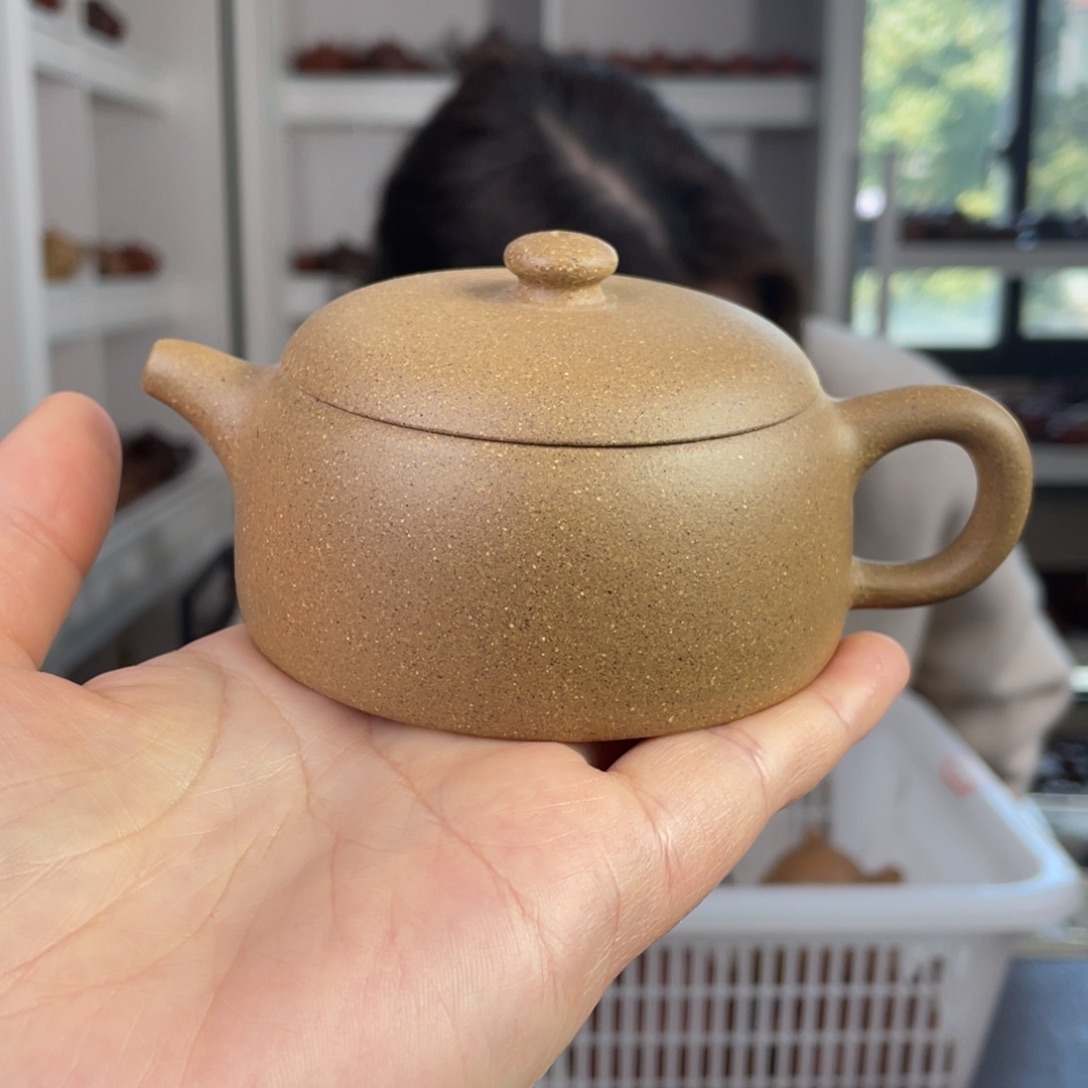 紫砂茶壶段泥小井栏130cc