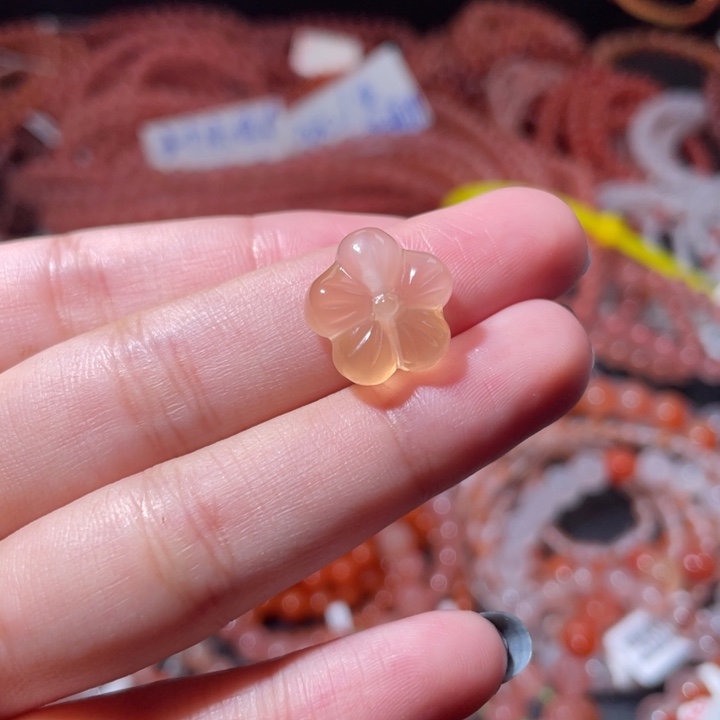 南红玛瑙未镶嵌梅花1583