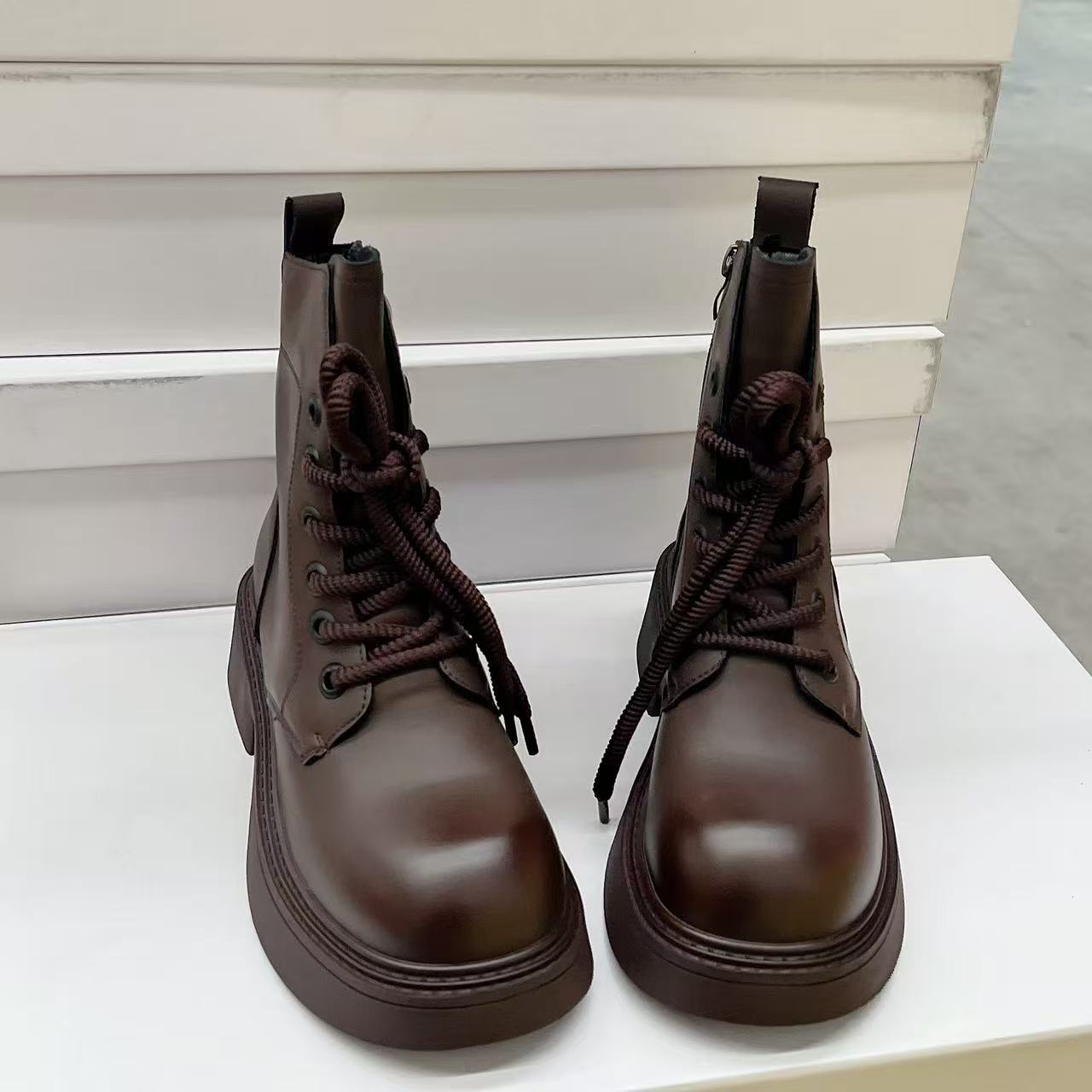 L6771  新款时尚百搭英伦风圆头马丁靴四季款