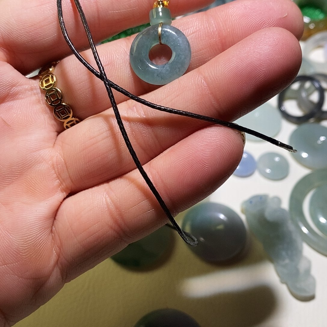 翡翠吊坠(赠链)未镶嵌