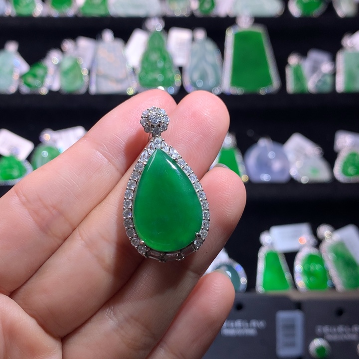 【闪购商品】颈饰银S925镶嵌翡翠