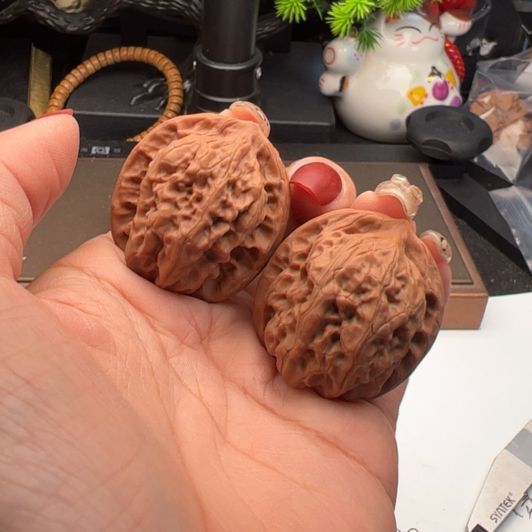 文玩核桃吊坠滢磐石35