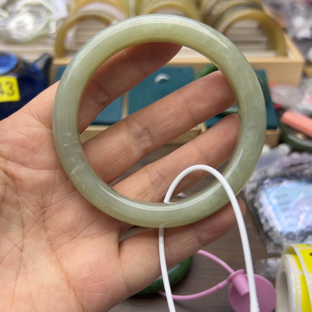 和田玉未镶嵌手镯60.8圈围149