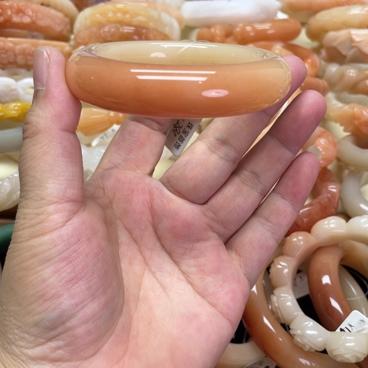 未镶嵌石英岩玉珠宝奇石红*亮