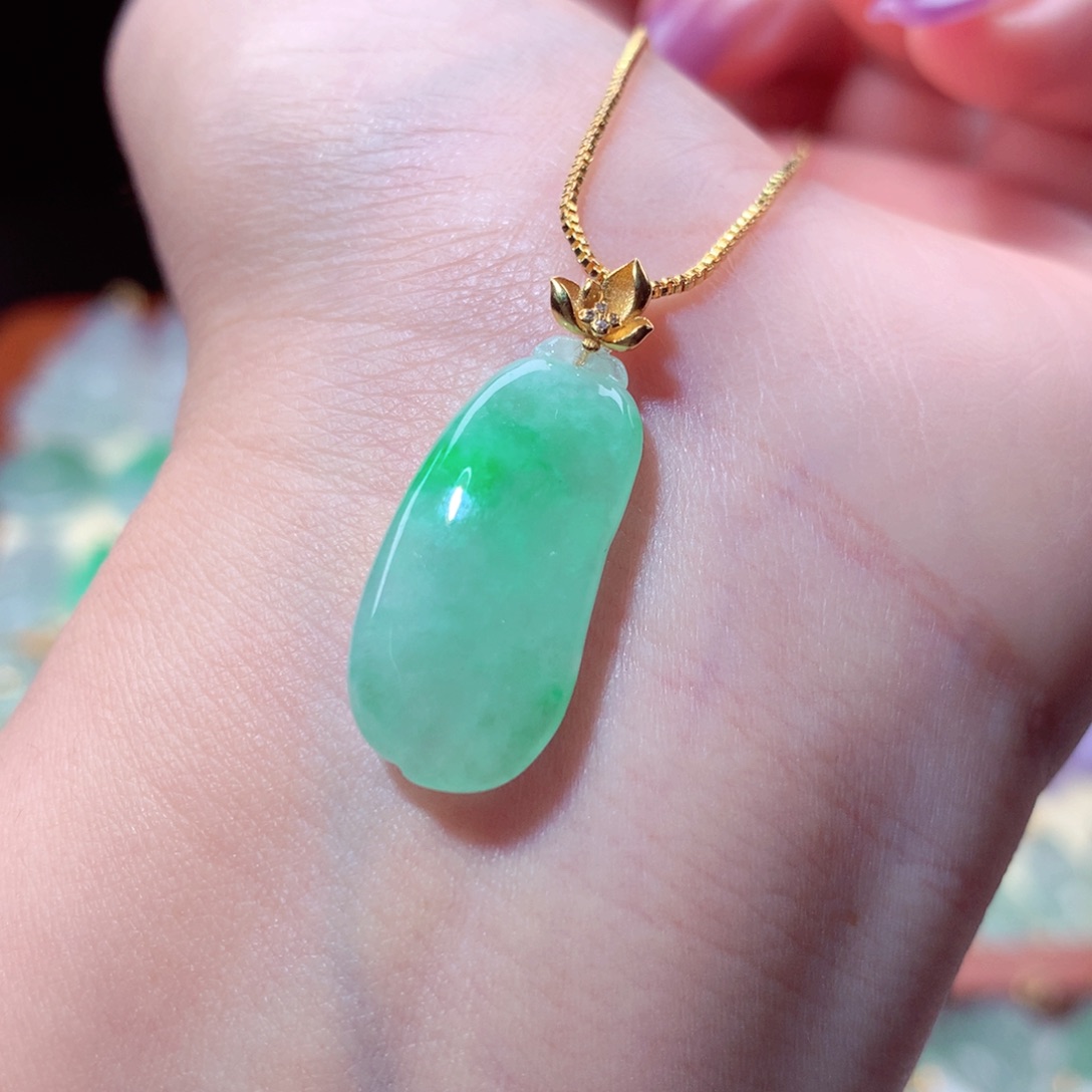 翡翠吊坠(不含链)18K金镶嵌