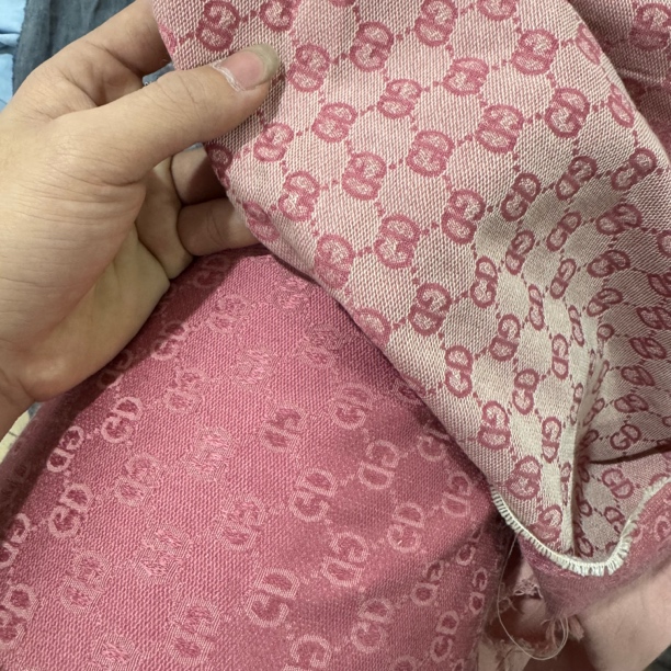 110  提花织锦缎面料4米价
