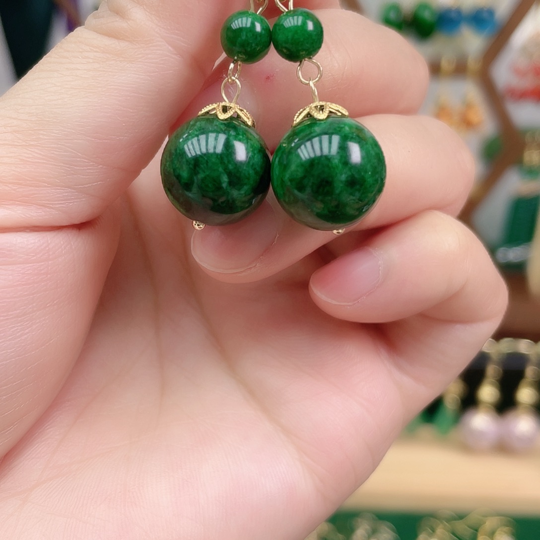 石英质玉合金耳饰