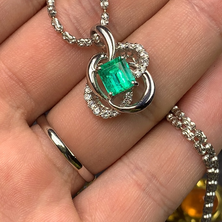 祖母绿铂Pt900镶嵌颈饰哥伦比亚祖母绿1.7ct