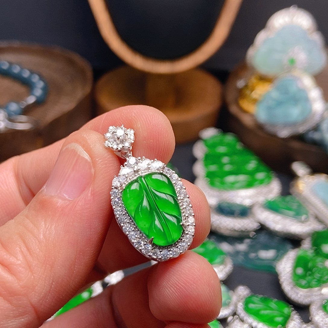 翡翠吊坠(不含链)银S925镶嵌820吊坠