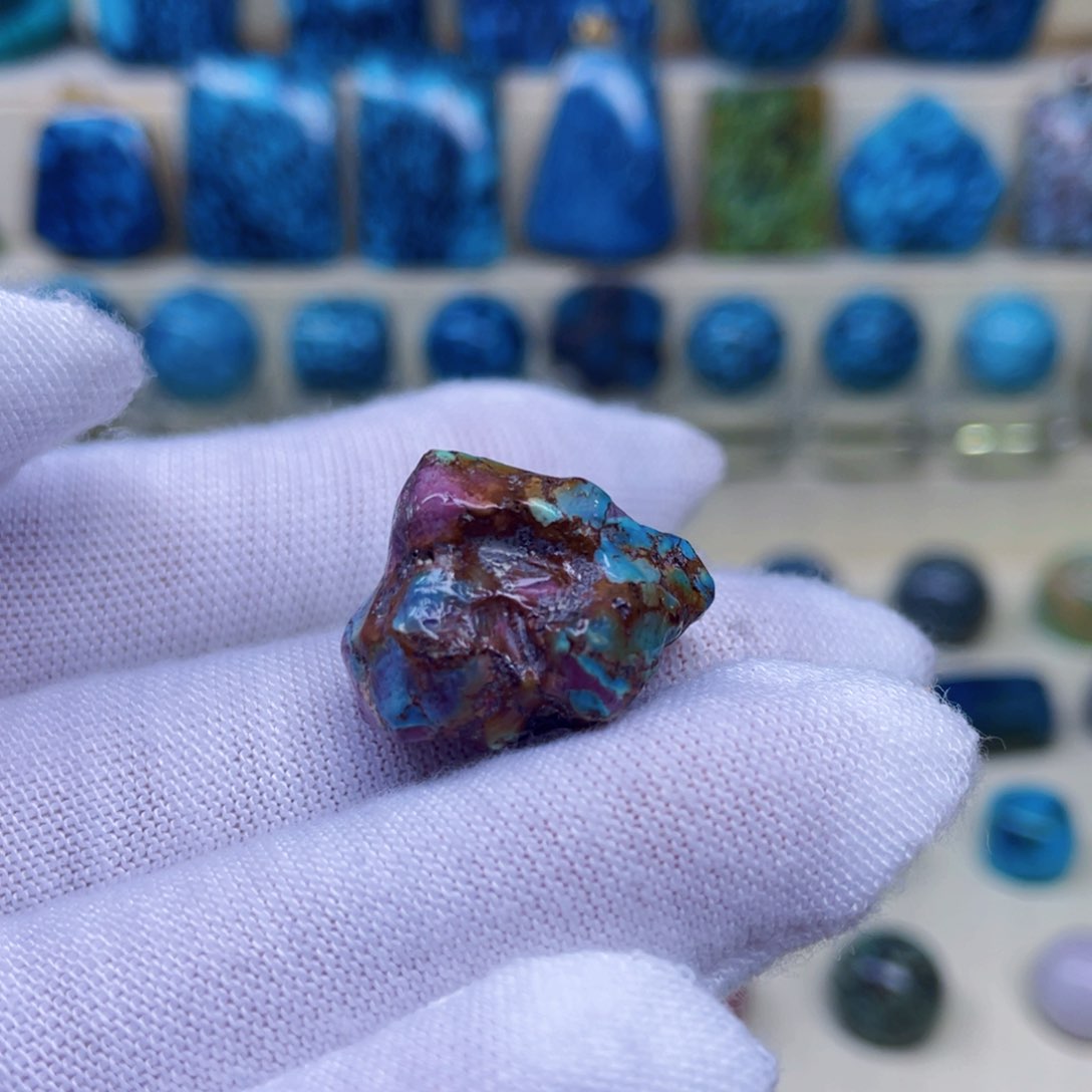 绿松石未镶嵌颈饰