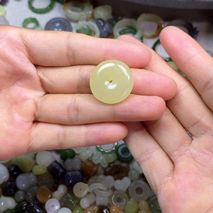 未镶嵌和田玉挂件悠*