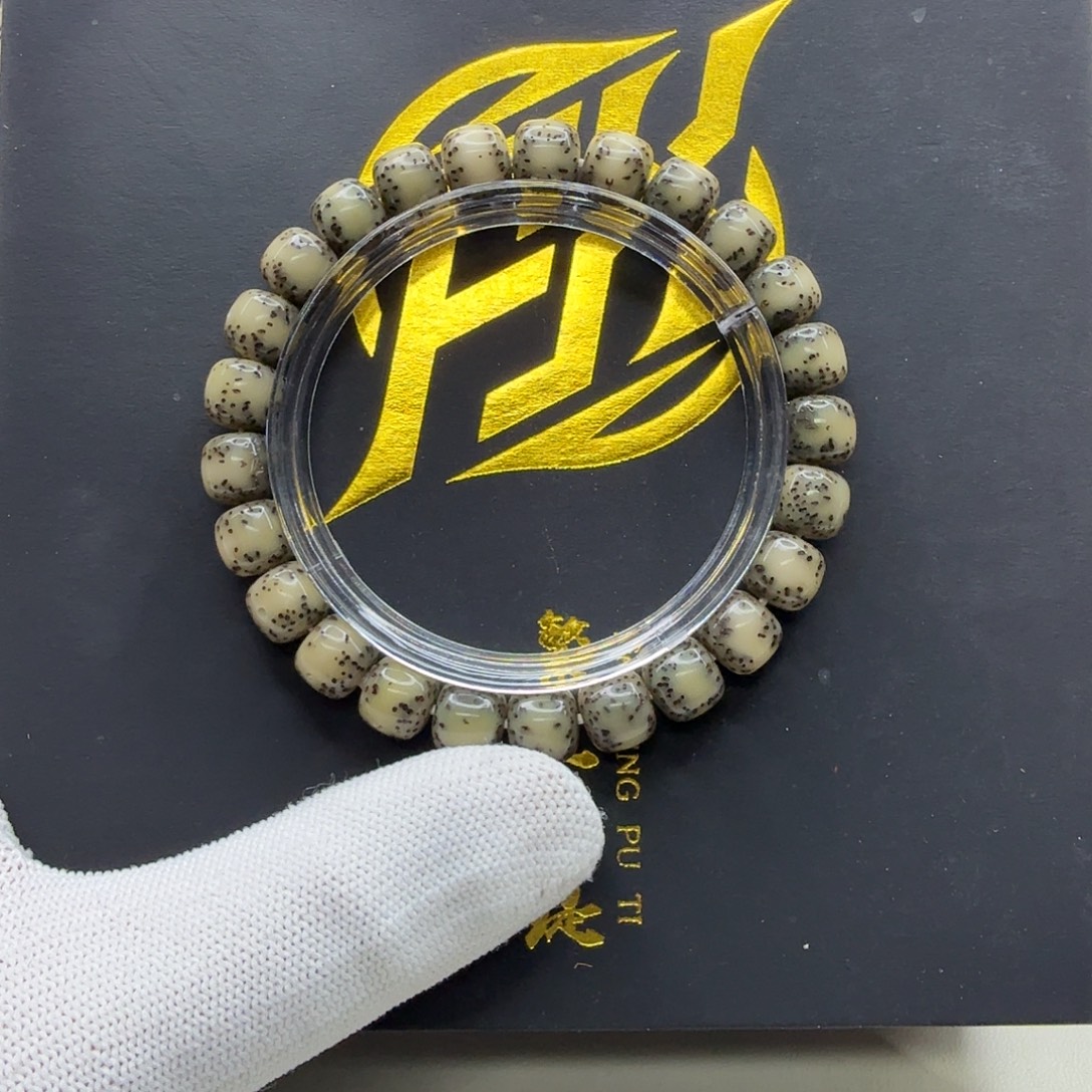 吊坠星月菩提22梵天糯冰大眼睛通体9左右桶单圈