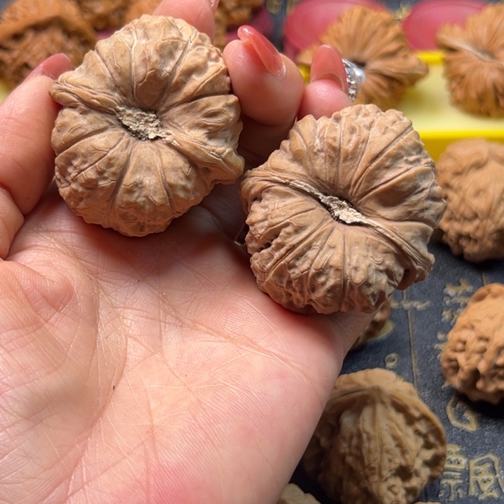 朕***音桃核吊坠42南瓜全品