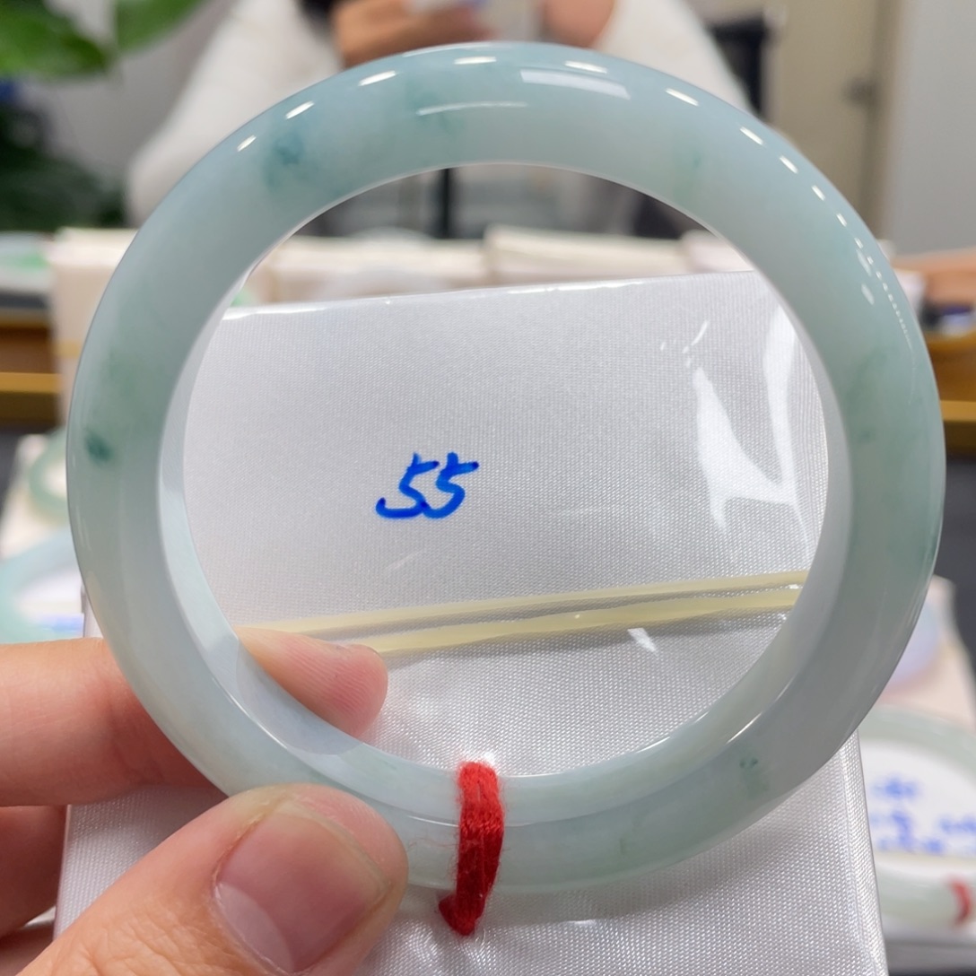 翡翠未镶嵌手镯翡翠