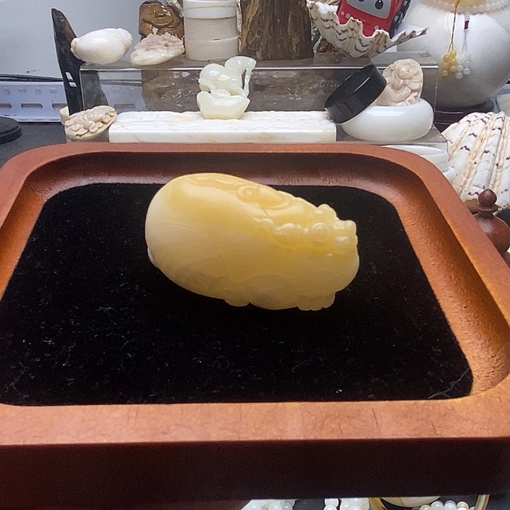 非金属贝壳玉化翘黄貔貅