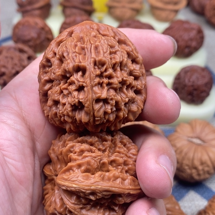 文玩核桃把件随**安核桃