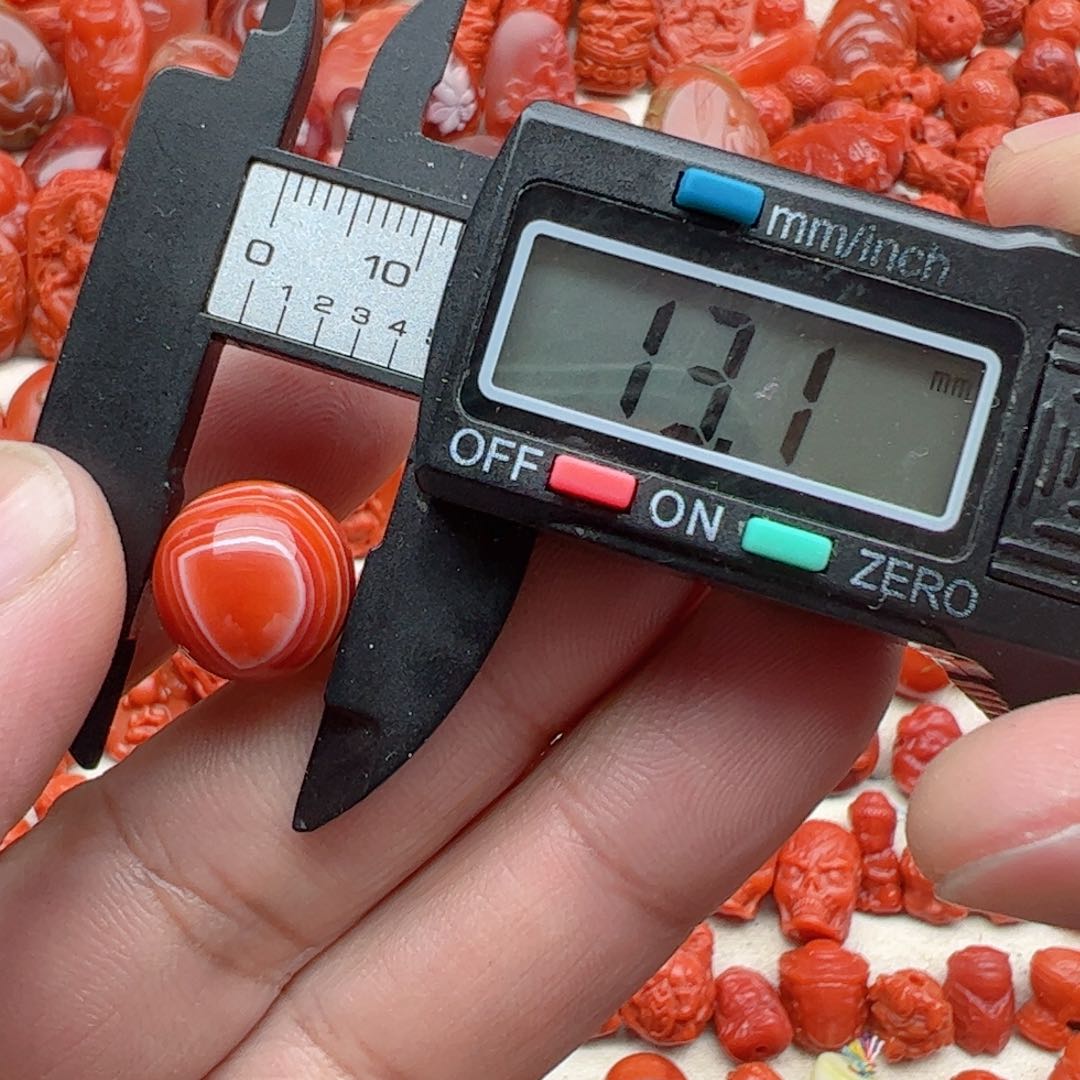 南红玛瑙配饰未镶嵌