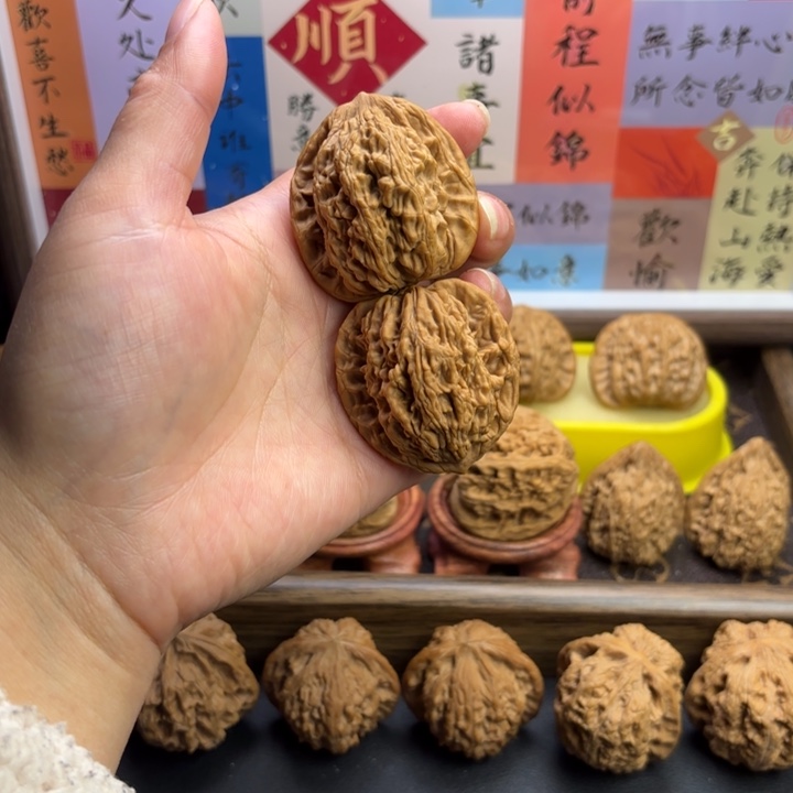 腼***虎文玩核桃把件全品麦穗虎头