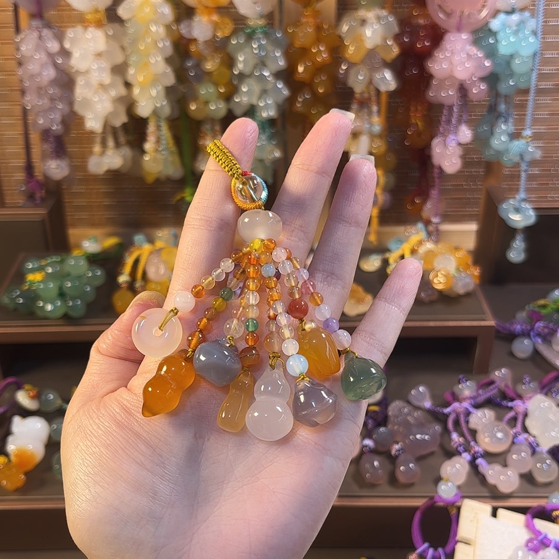 ²***%玛瑙/玉髓未镶嵌车挂福利款钥匙扣