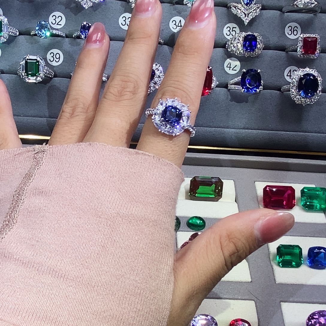 ****妞银S925镶嵌合成（培育）蓝宝石