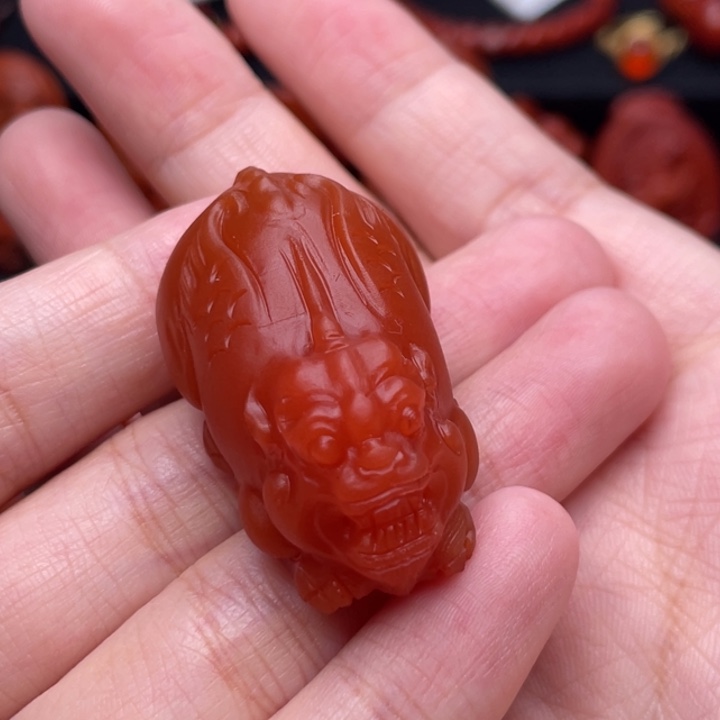 南红玛瑙未镶嵌珠宝奇石貔貅吊坠