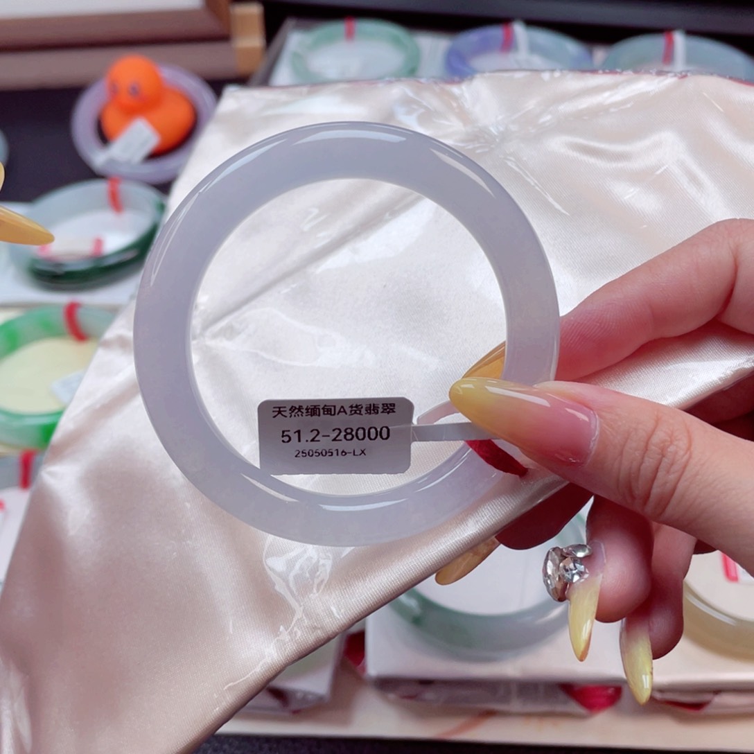 翡翠手镯未镶嵌5152圈9945