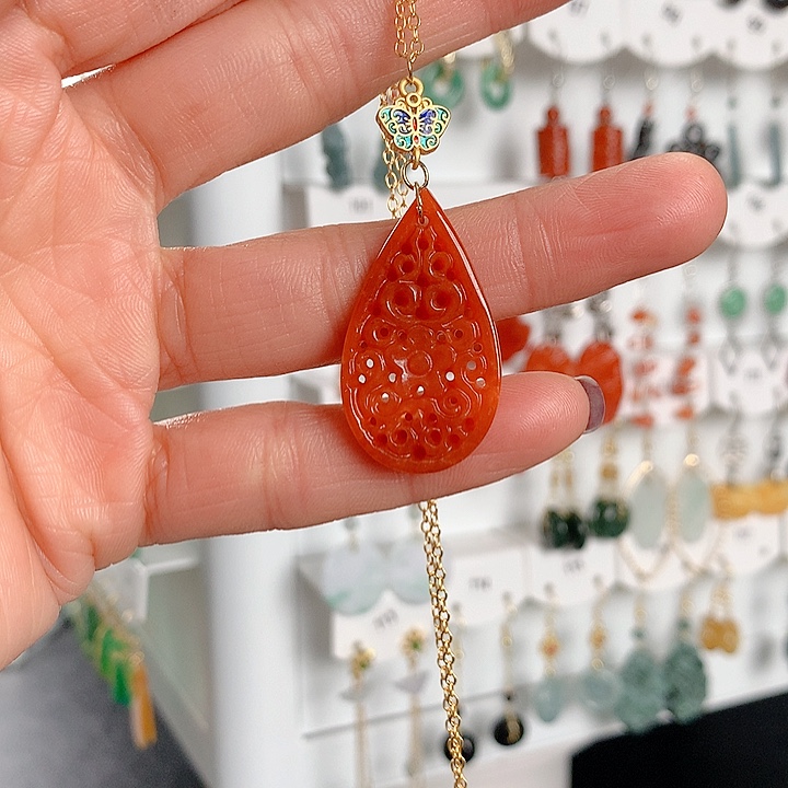 翡翠耳饰未镶嵌翡翠