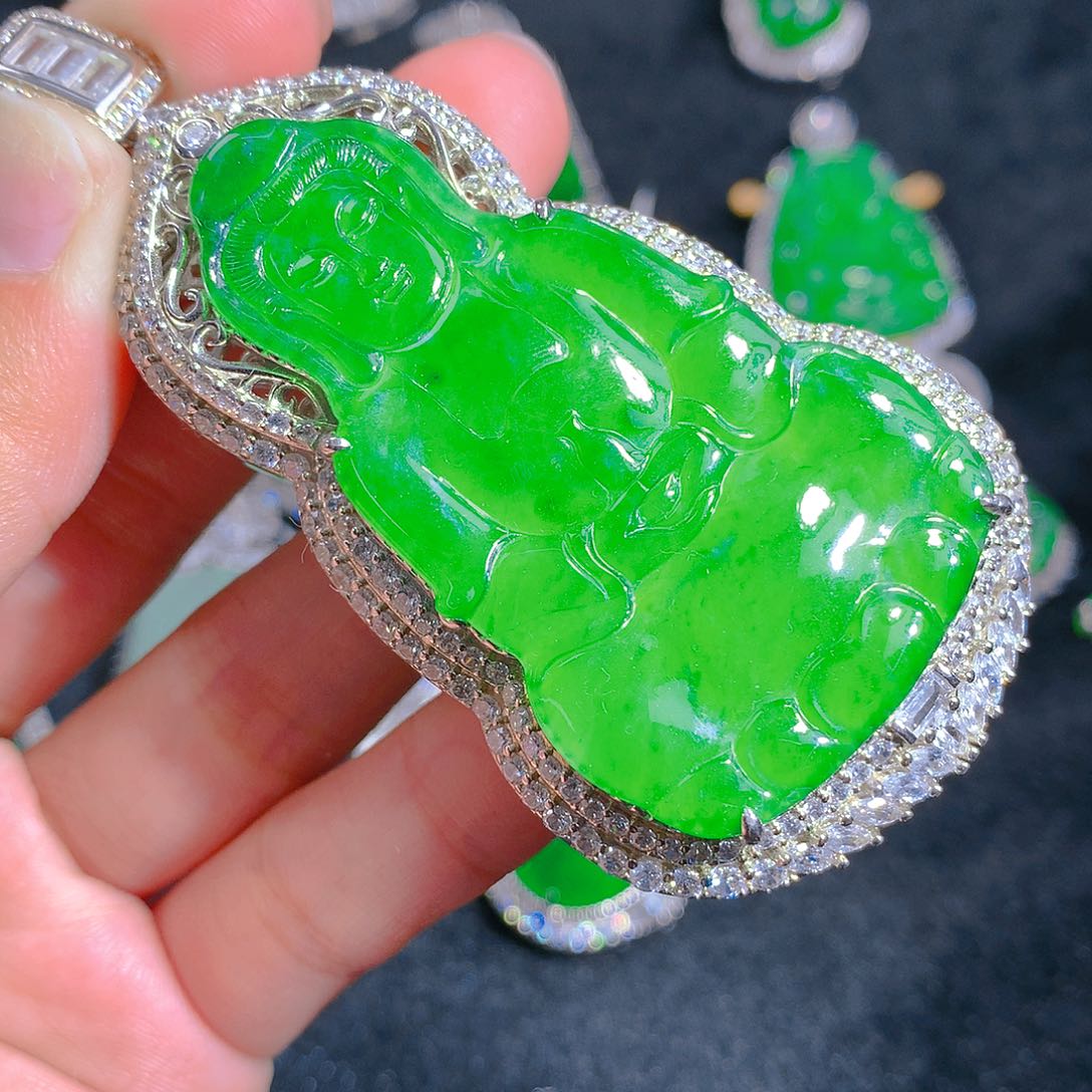 翡翠颈饰银S925镶嵌吊坠