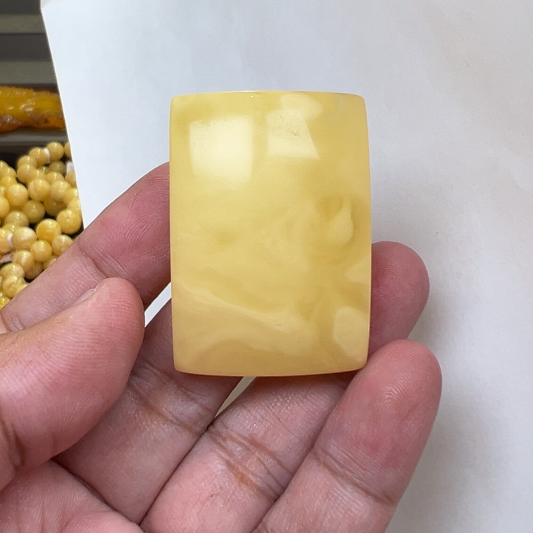 蜜蜡未镶嵌裸石15.88克