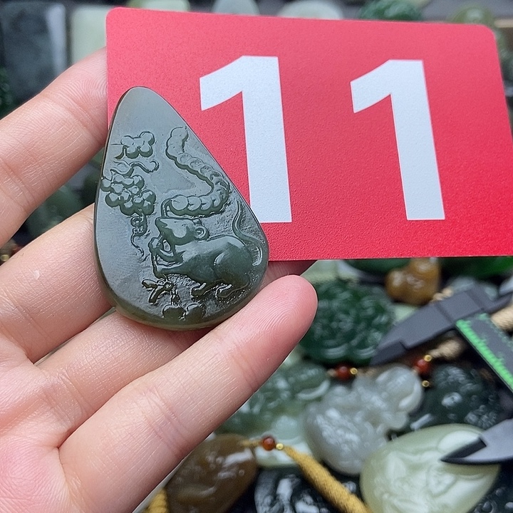 和田玉未镶嵌颈饰