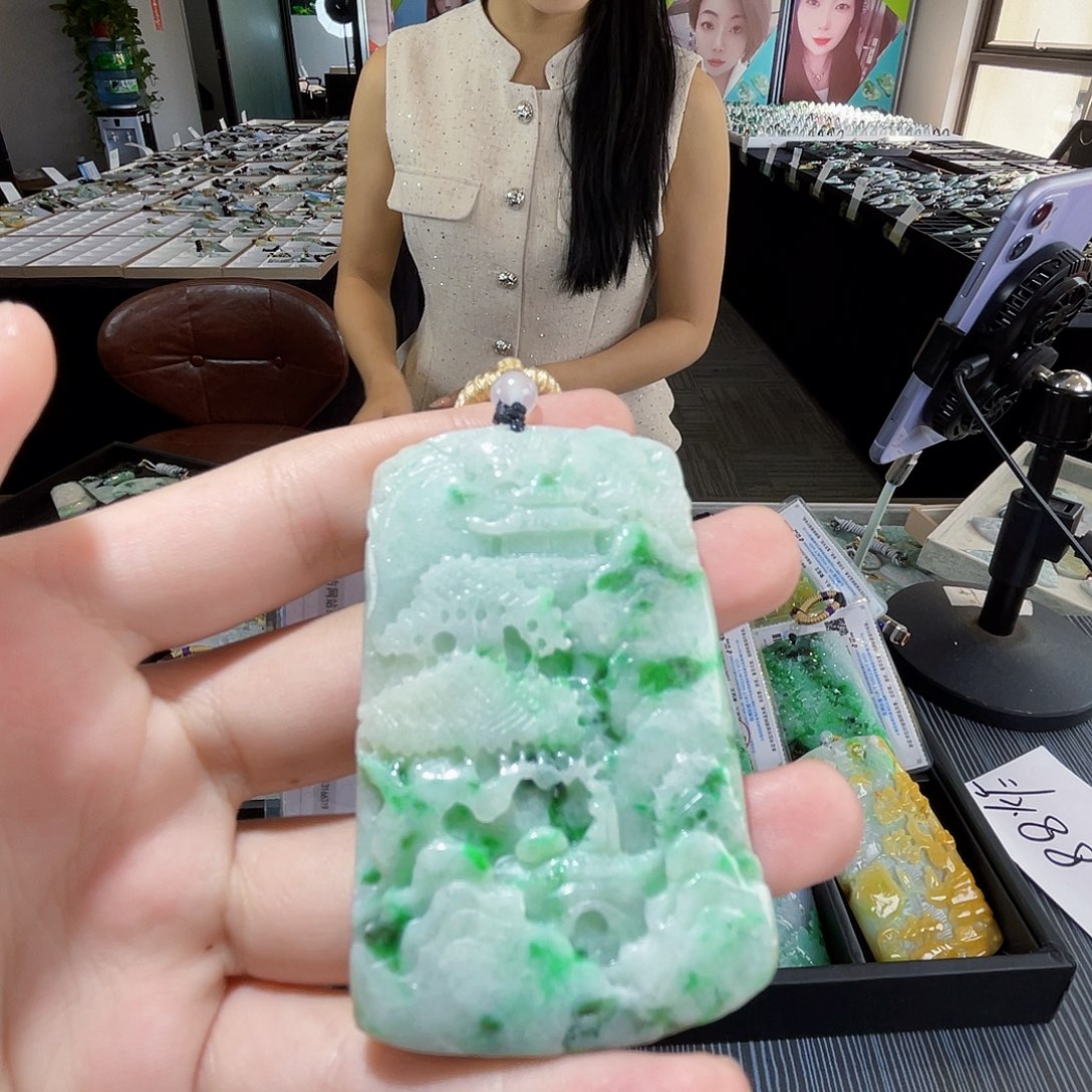 颈饰未镶嵌翡翠一