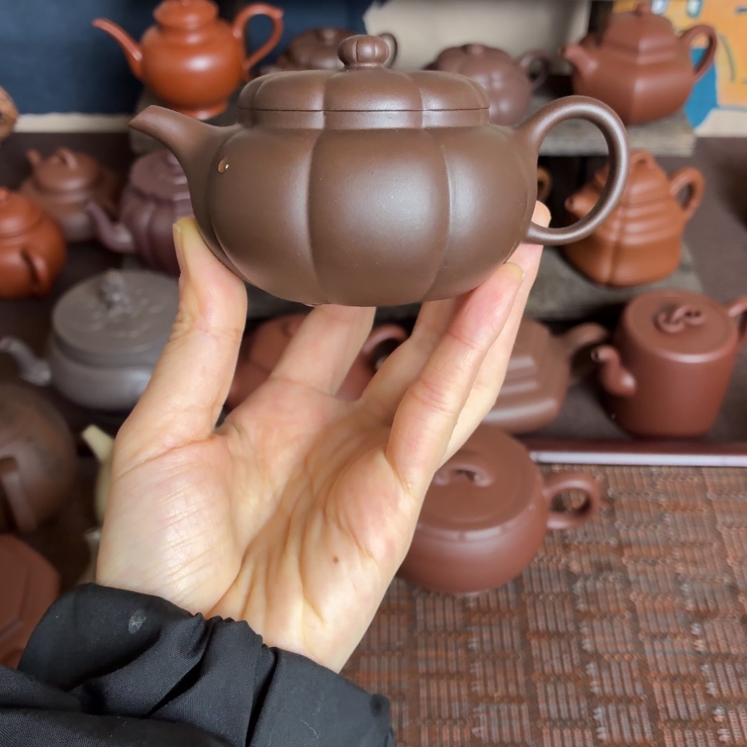 茶壶紫砂紫砂壶。  