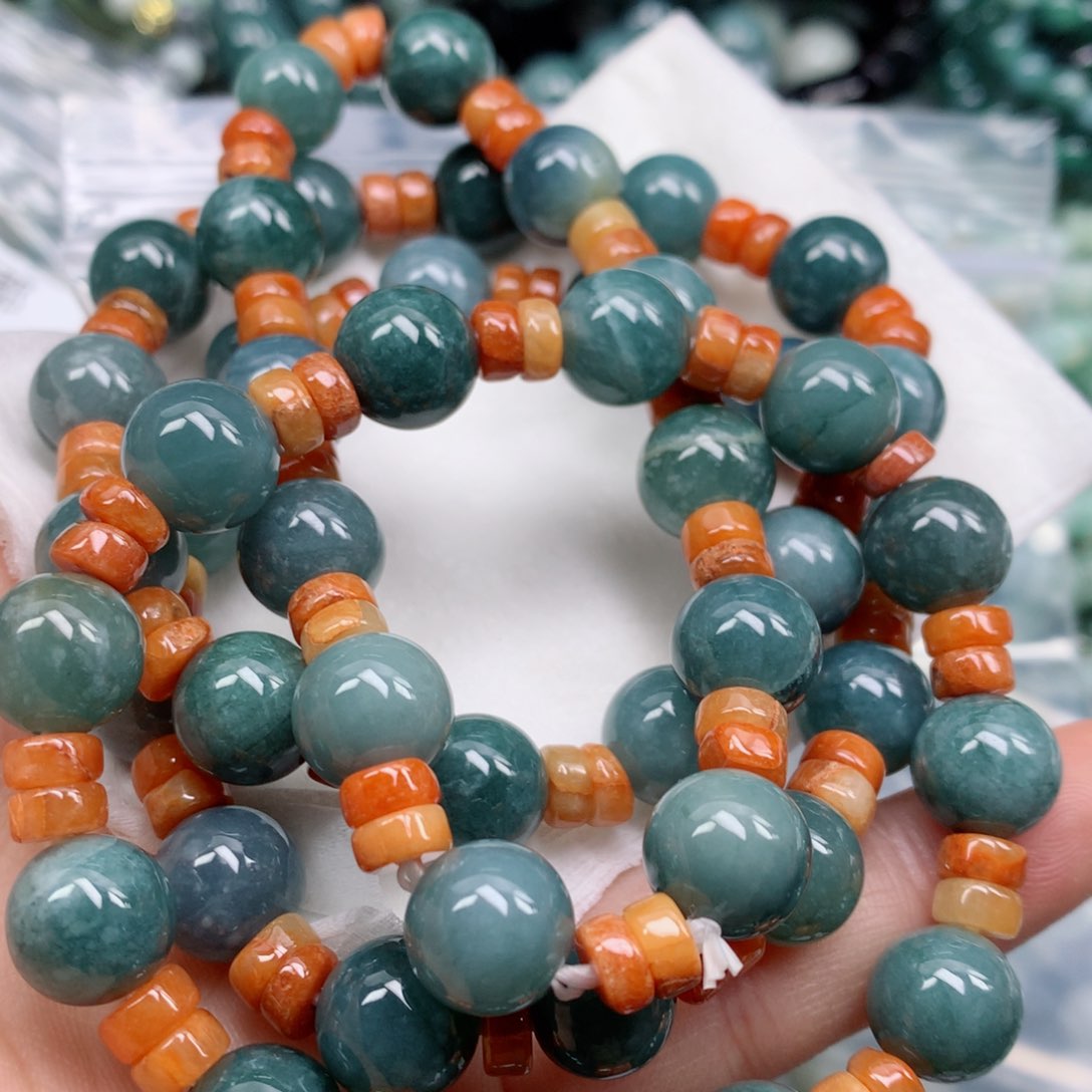 翡翠颈饰未镶嵌手串