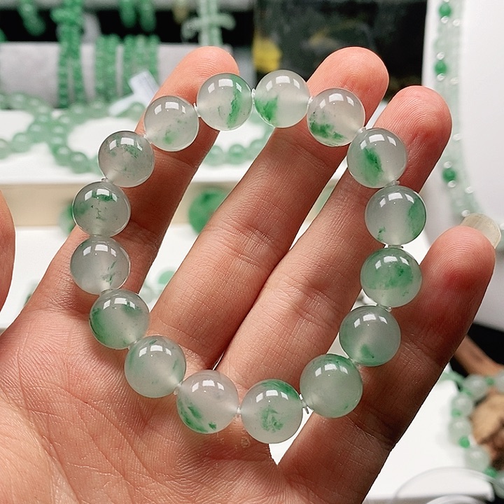 石英质玉未镶嵌手链月*